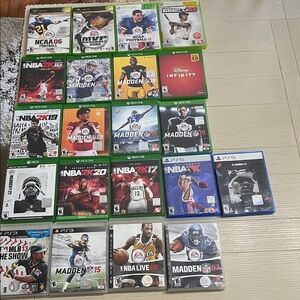 Lot of 21 Video Games in Cases XBOX and Play Station Good condition